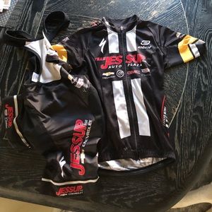 Eliel cycling kit w/3 jerseys